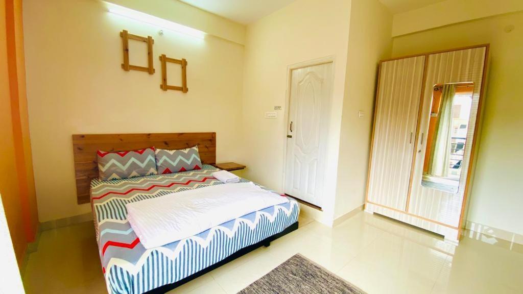 Apartemen 225 m² dengan 1 kamar tidur dan 1 kamar mandi pribadi di Marathahalli Bangalore Bagian luar foto