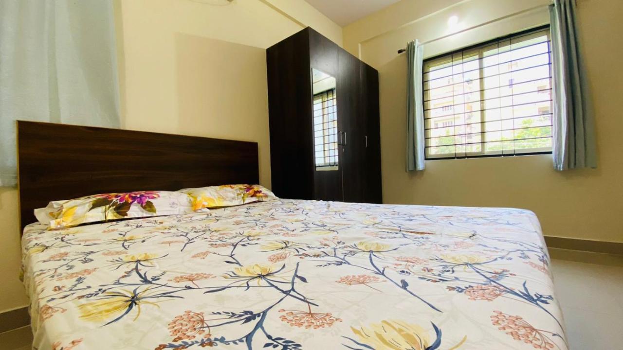 Apartemen 225 m² dengan 1 kamar tidur dan 1 kamar mandi pribadi di Marathahalli Bangalore Bagian luar foto
