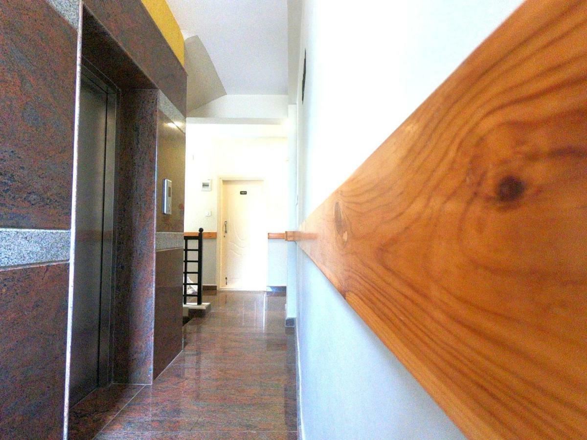 Apartemen 225 m² dengan 1 kamar tidur dan 1 kamar mandi pribadi di Marathahalli Bangalore Bagian luar foto