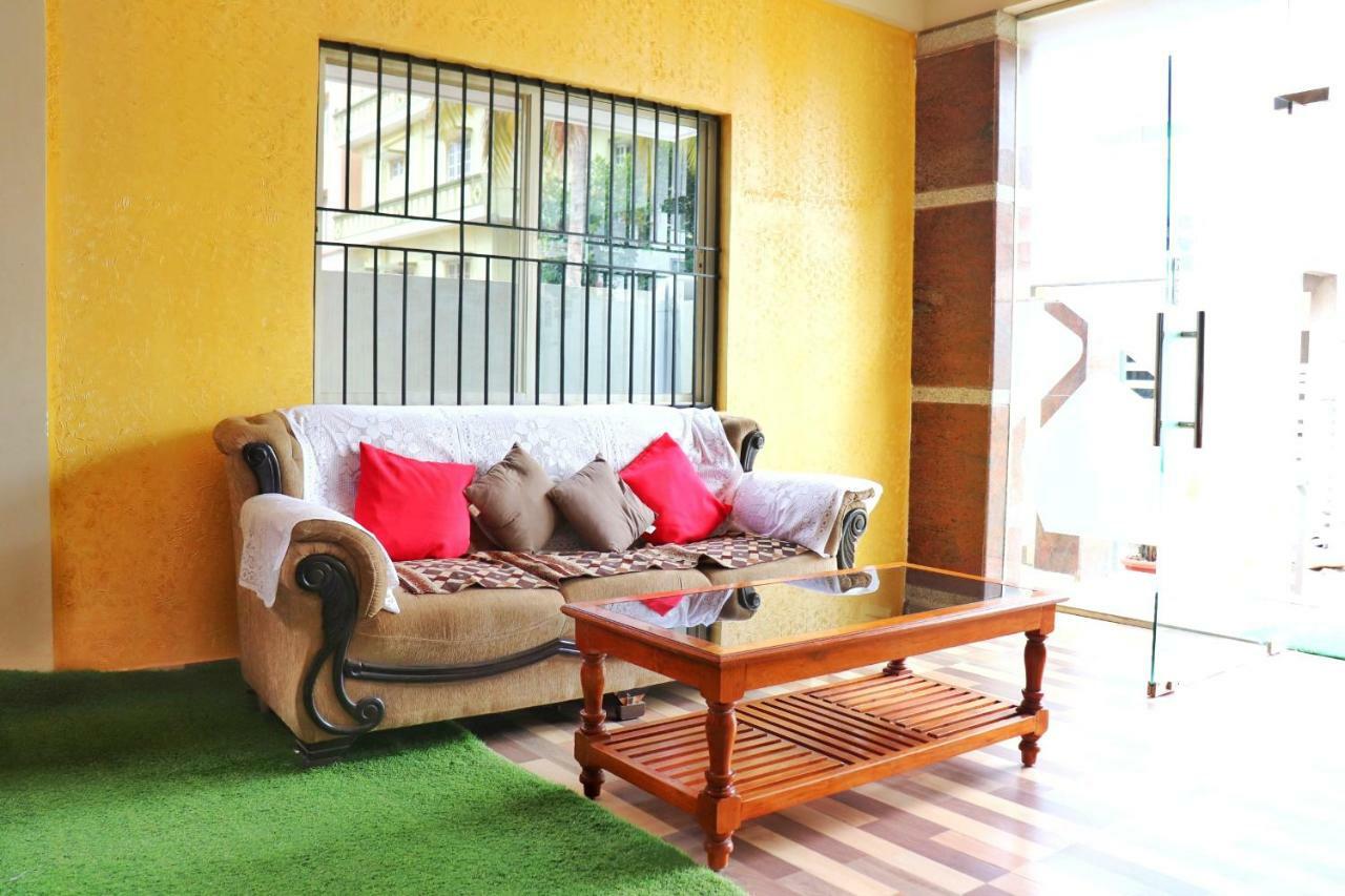 Apartemen 225 m² dengan 1 kamar tidur dan 1 kamar mandi pribadi di Marathahalli Bangalore Bagian luar foto